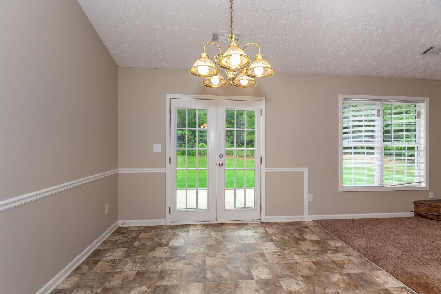 155 Crooked Creek Dr photo 2