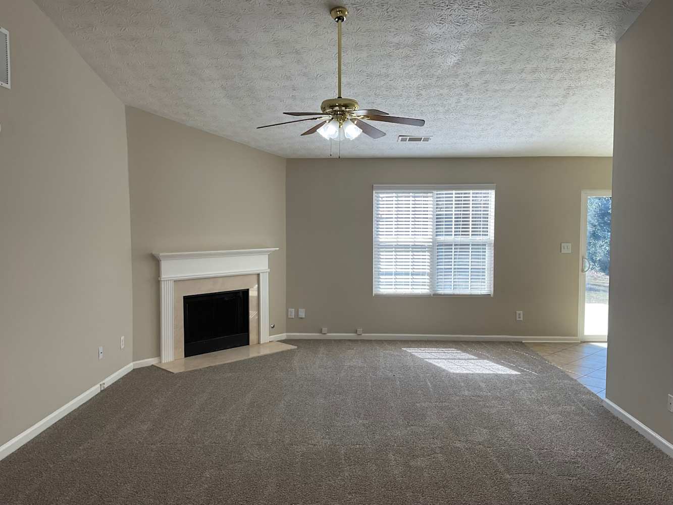 5290 Hillcrest Glenn Dr photo 3