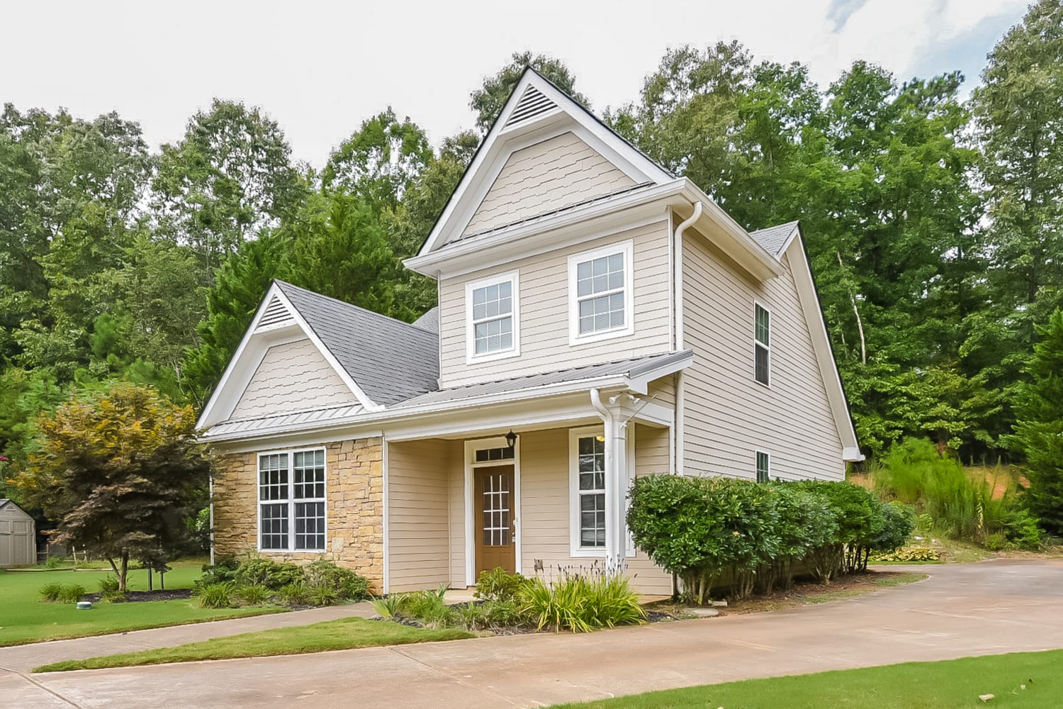 108 Holcomb Manor Dr photo 2