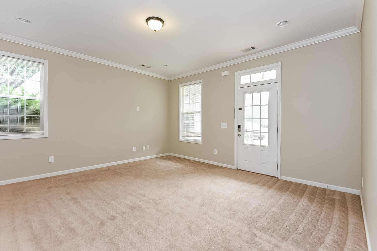 108 Holcomb Manor Dr photo 5