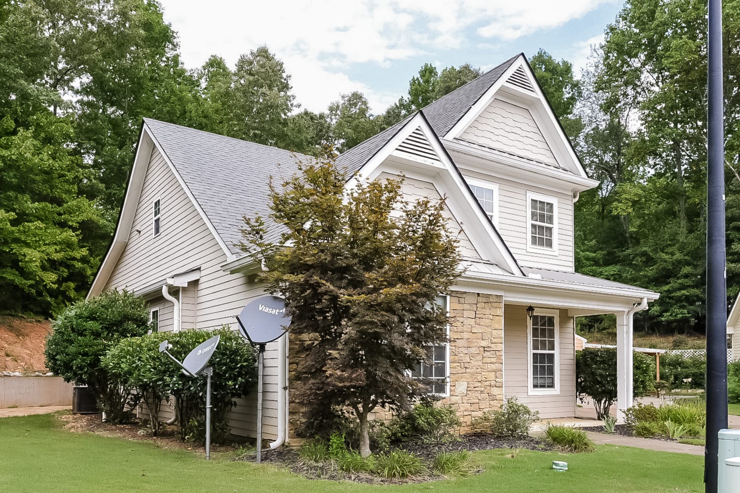 108 Holcomb Manor Dr photo 3