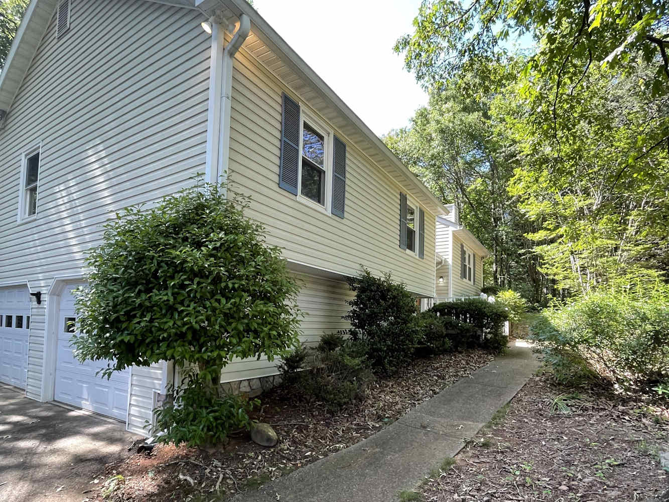 202 Valley Brook Dr photo 5