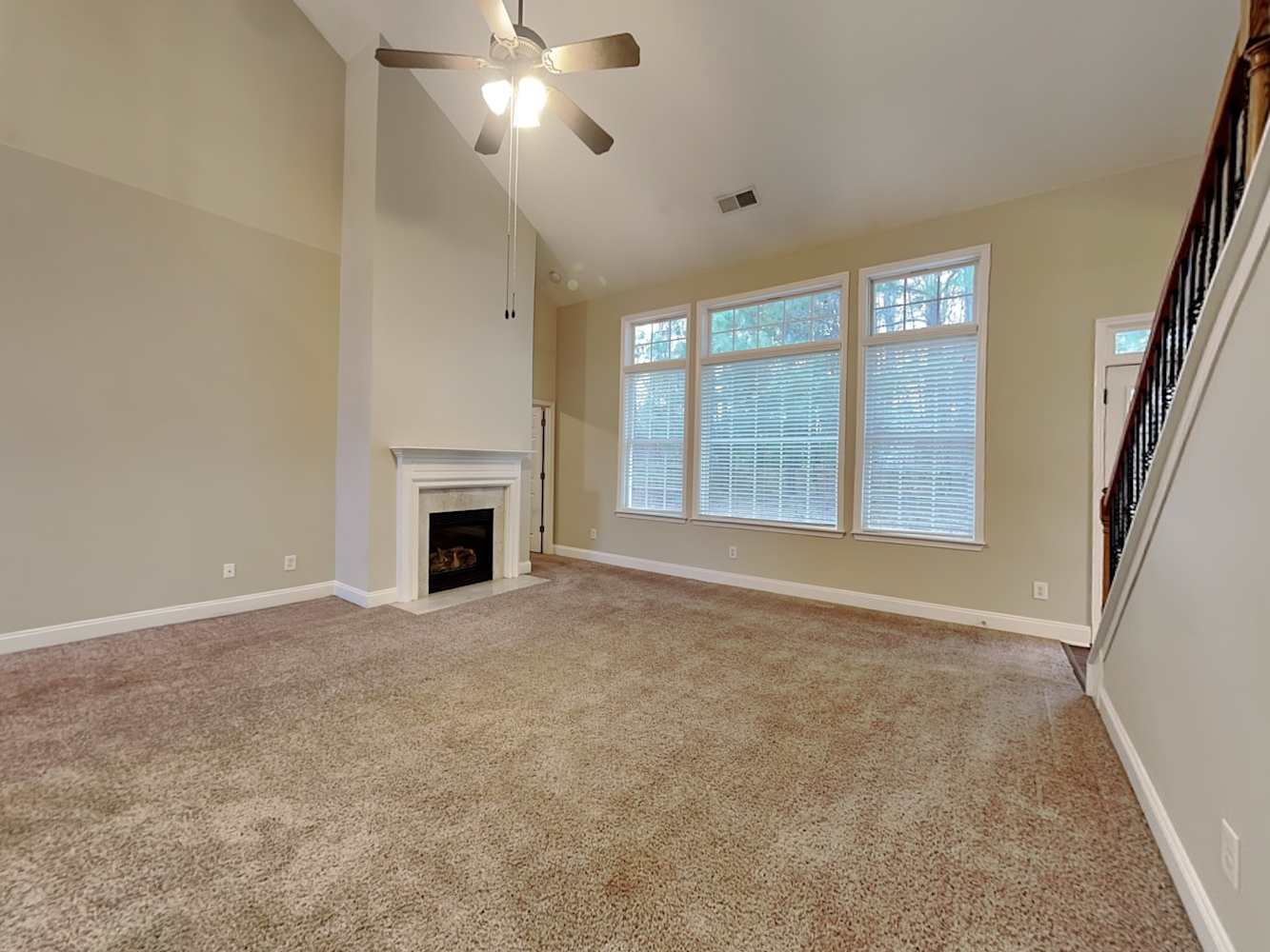 490 Roland Manor Dr photo 4