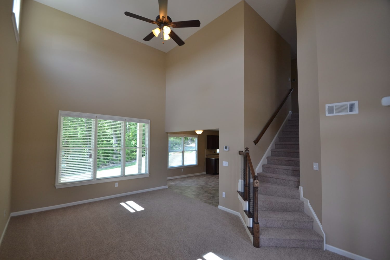 116 Covington Dr photo 2