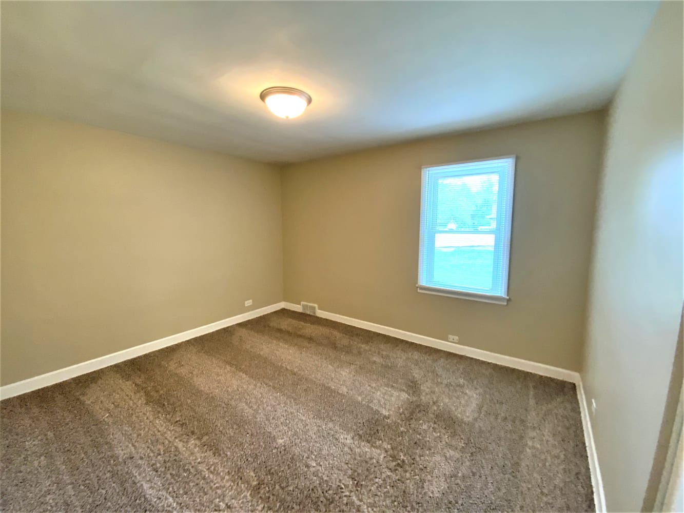 1459 Heidorn Ave photo 5