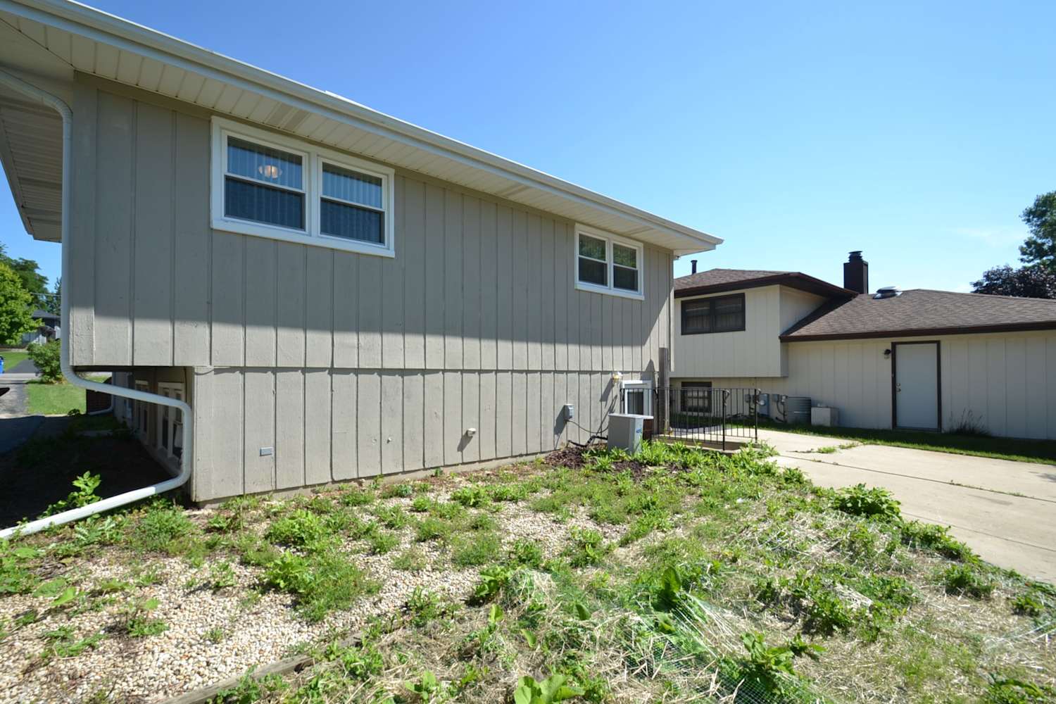 26W257 Harrison Ave photo 3