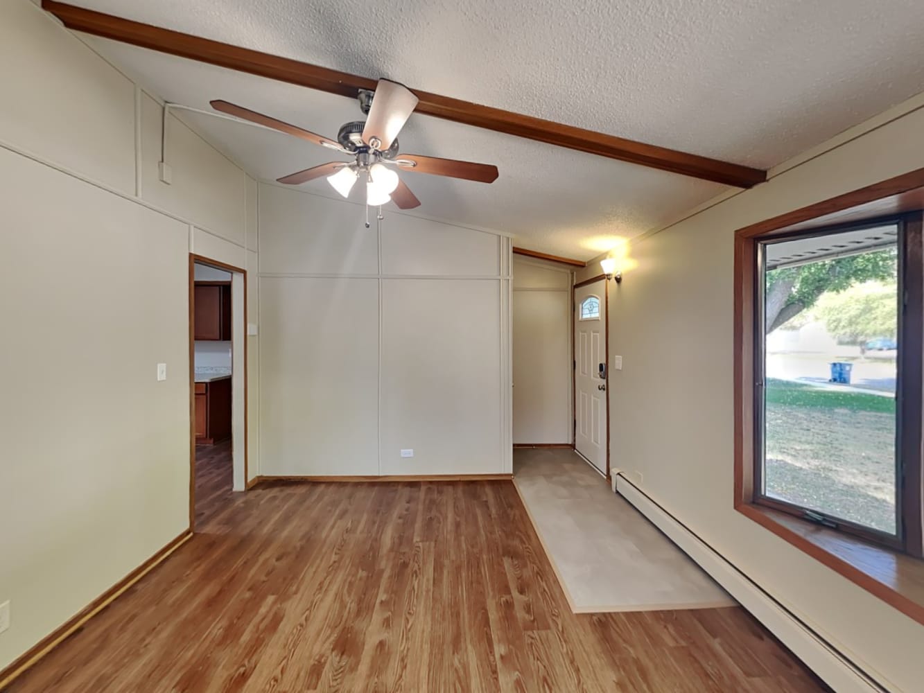 1660 6th Ave W photo 4