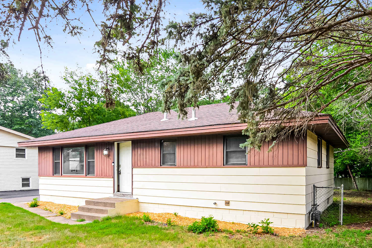 6680 Anoka St NE photo 5