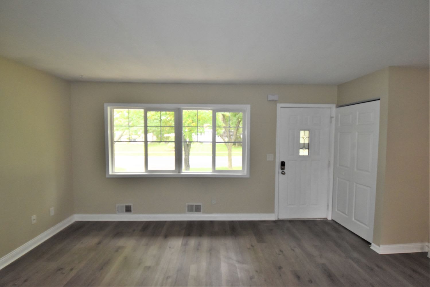 937 Blackoaks Ln photo 2