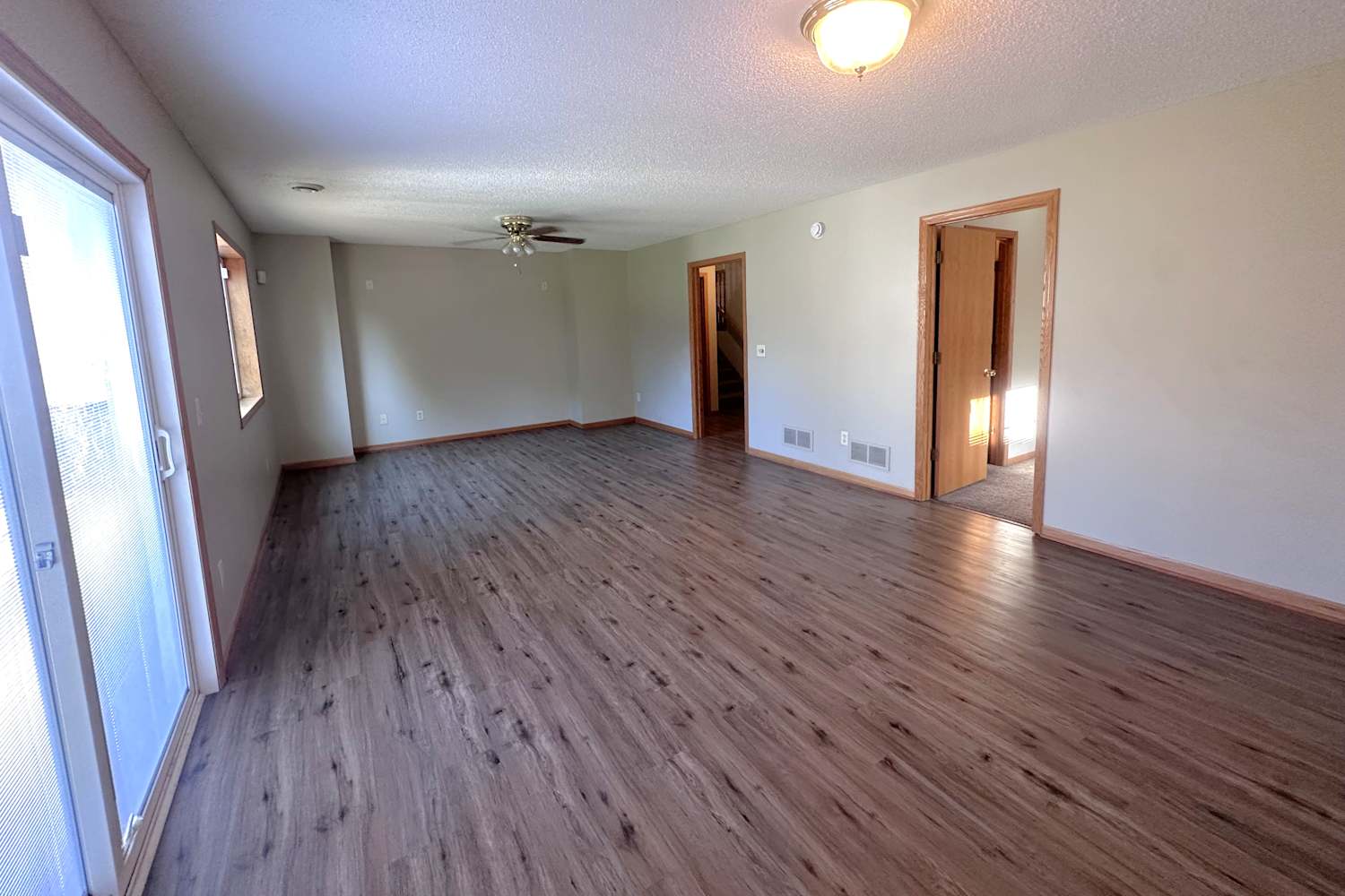 930 118th Ln NE photo 4