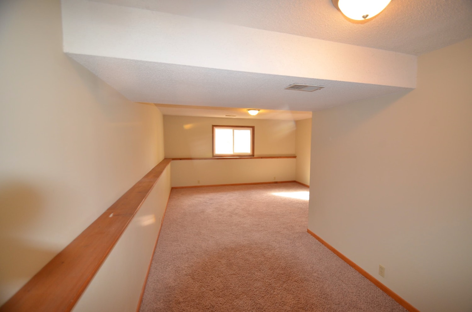 2416 Crestmount Ln photo 5