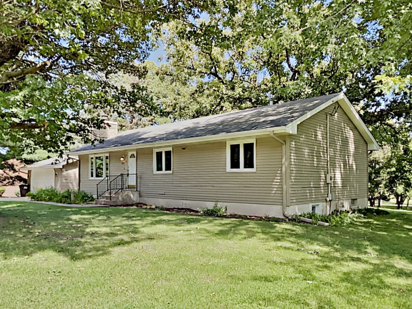 2443 Granada Ave N photo 4