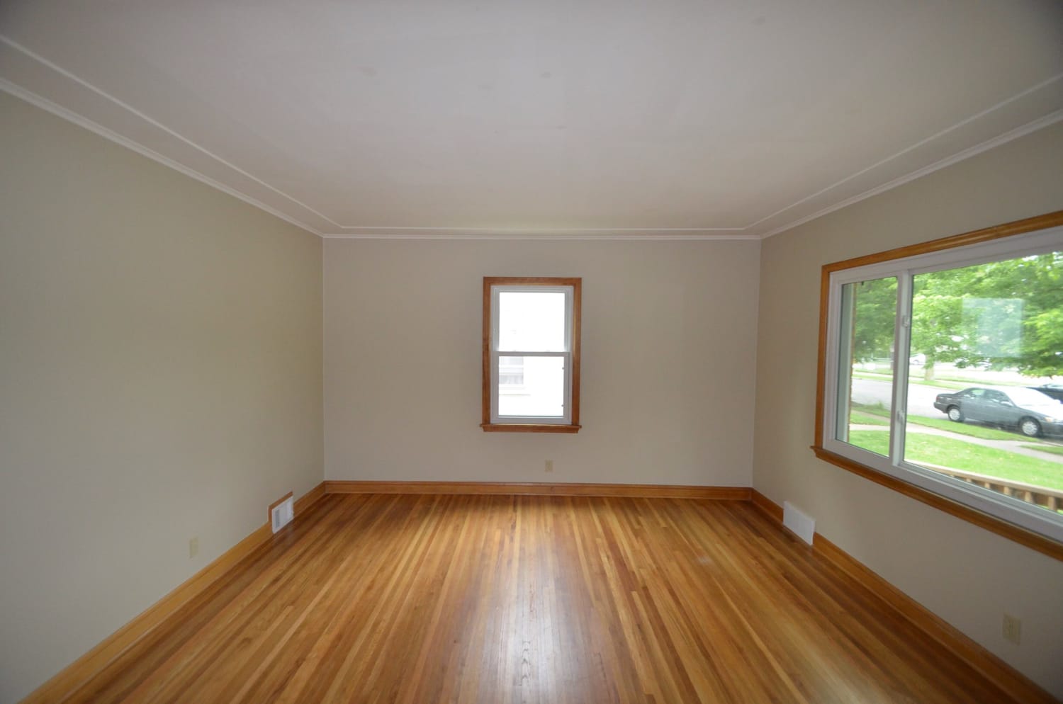 1516 Huron St photo 3