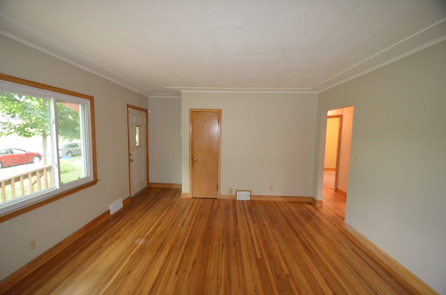 1516 Huron St photo 2