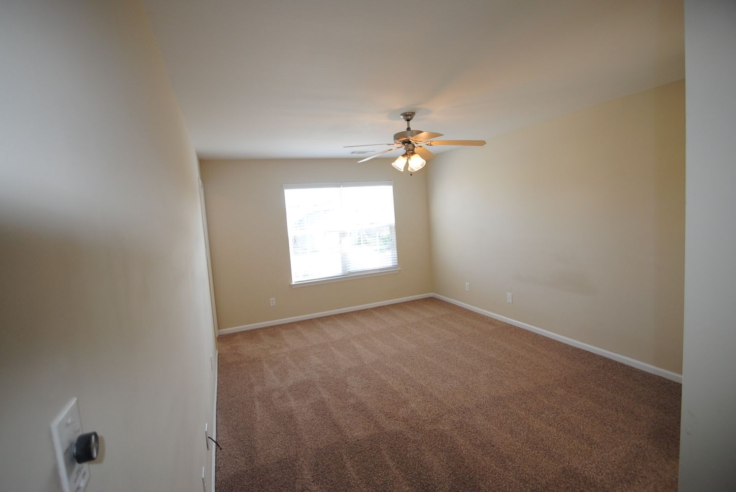 214 Glencroft Dr photo 3