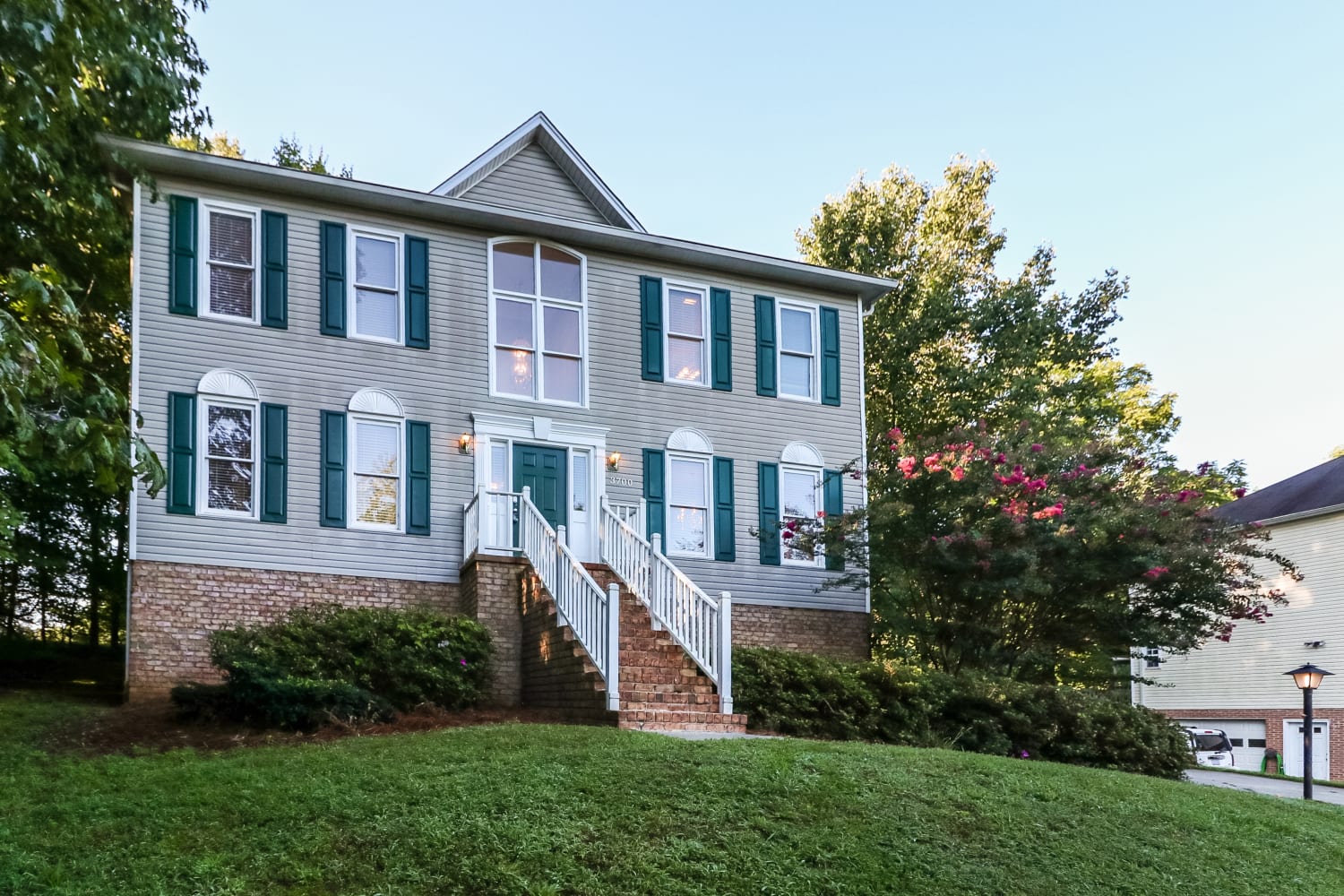 3700 Turret Dr photo 2