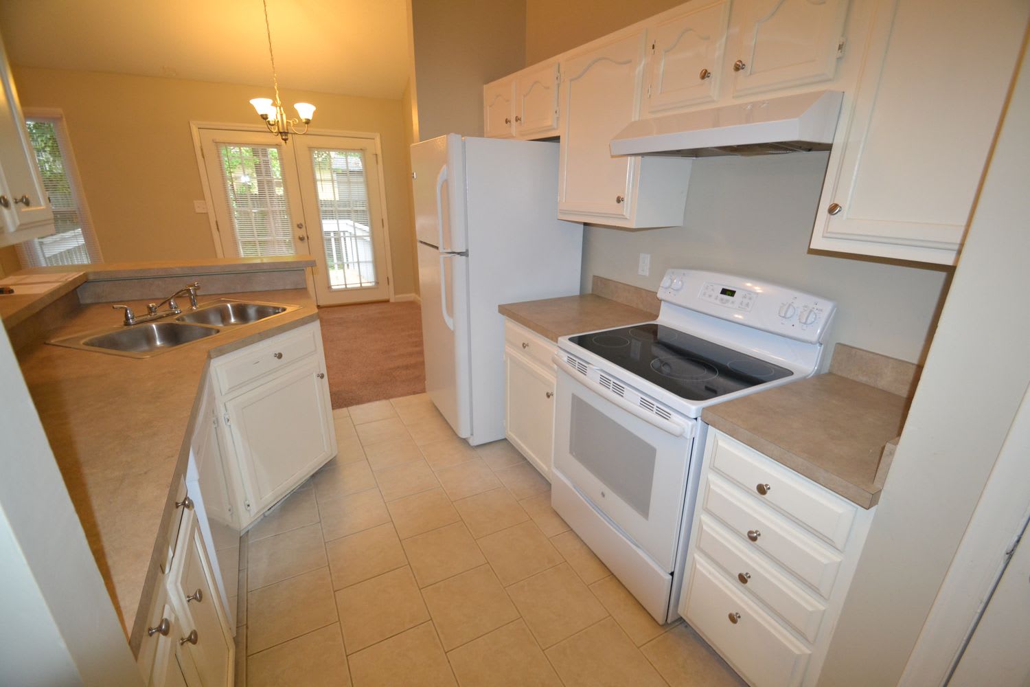2704 Kempsford Pl photo 4