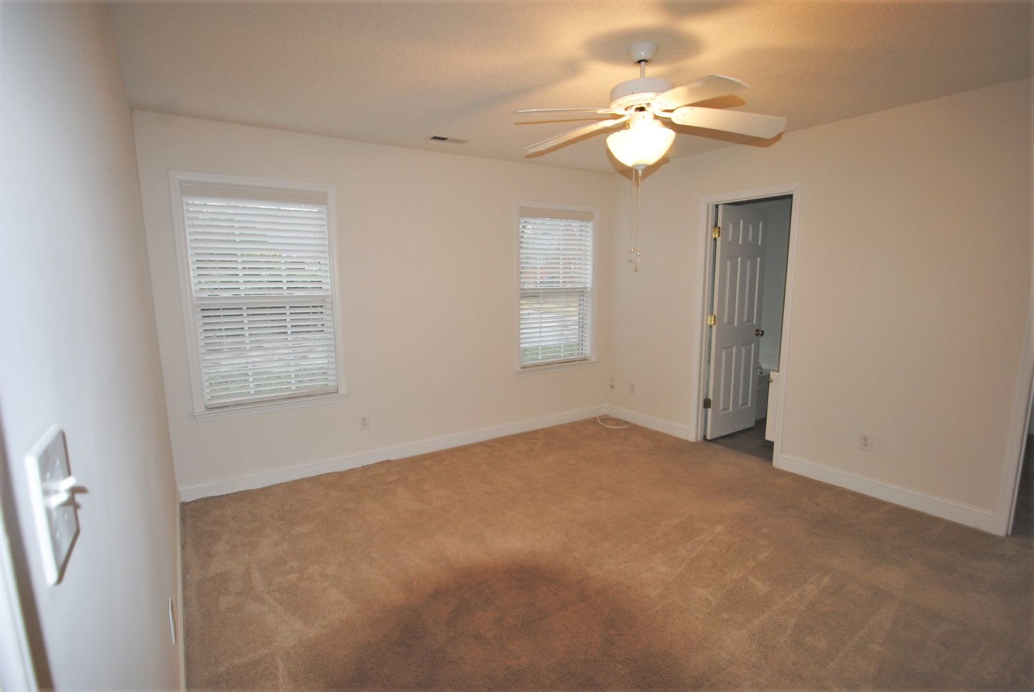 8427 Quail Hollow Dr photo 3