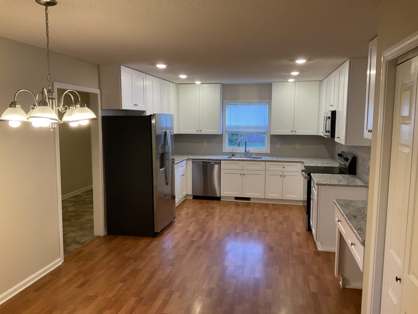 225 Bonaventure Dr photo 4