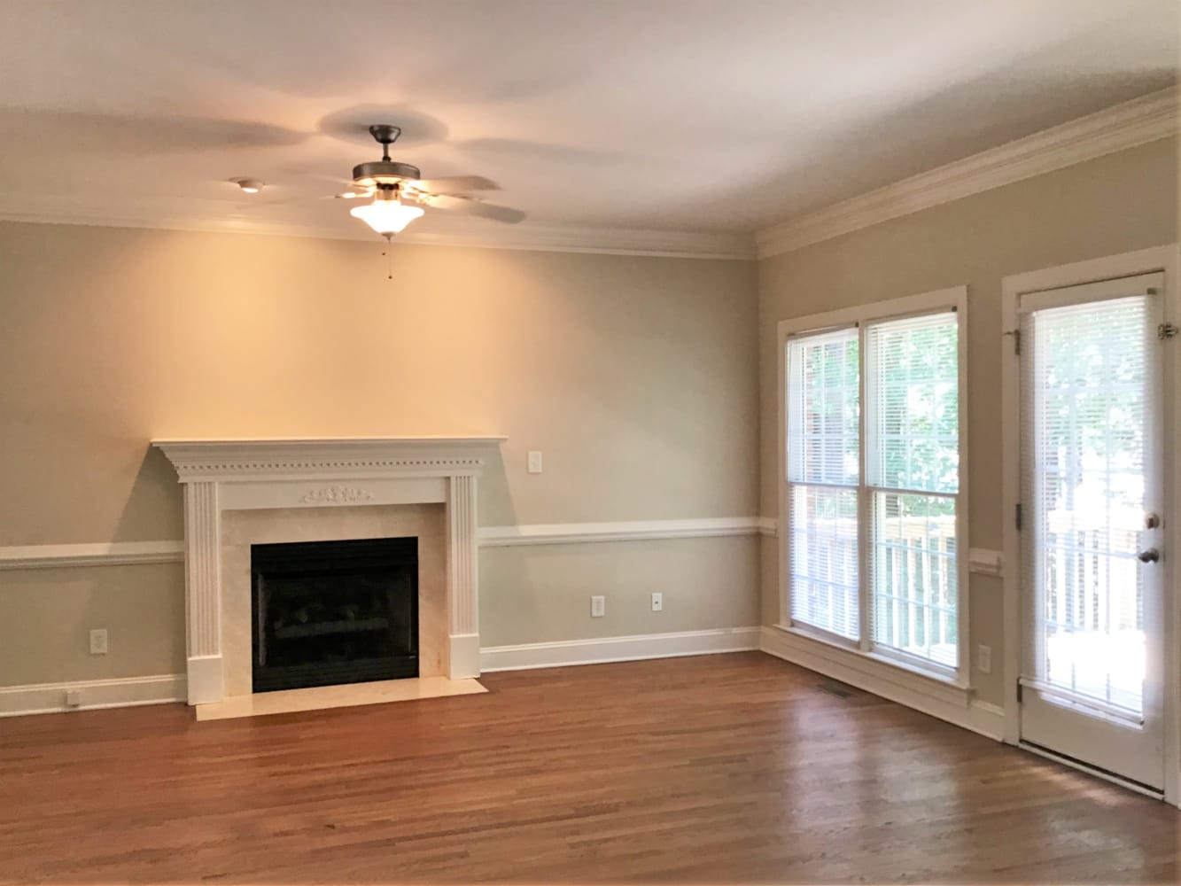 1103 Clematis St photo 2