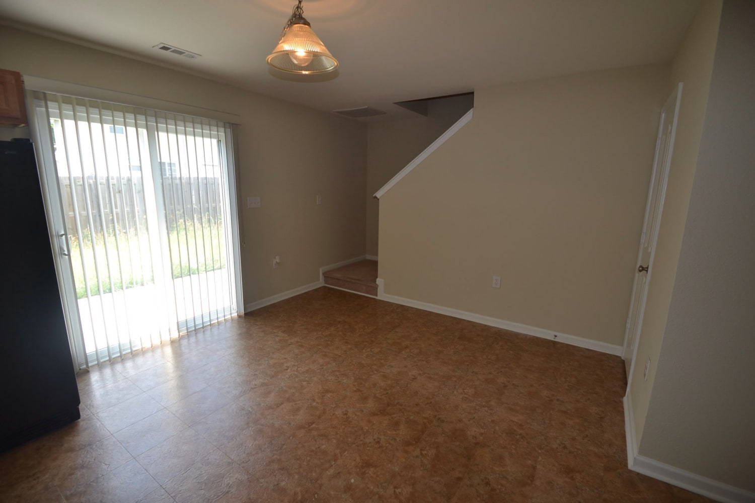 3923 Damask Dr photo 4