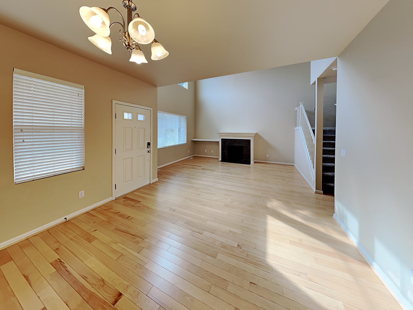 2732 84th Dr NE photo 4