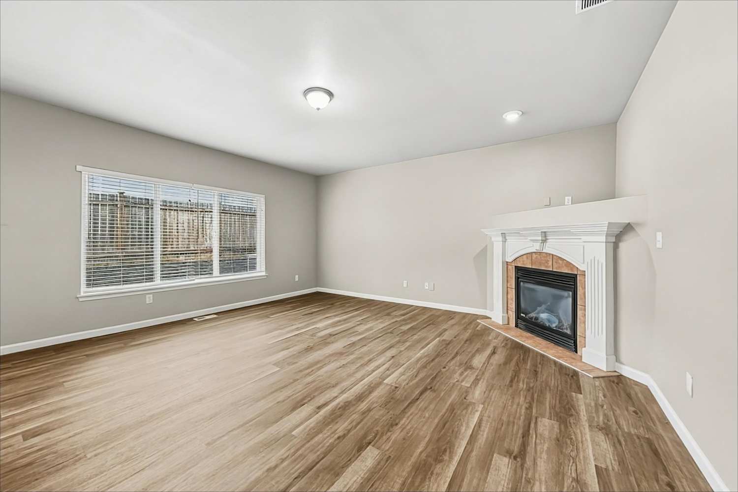 7703 198th St E photo 5