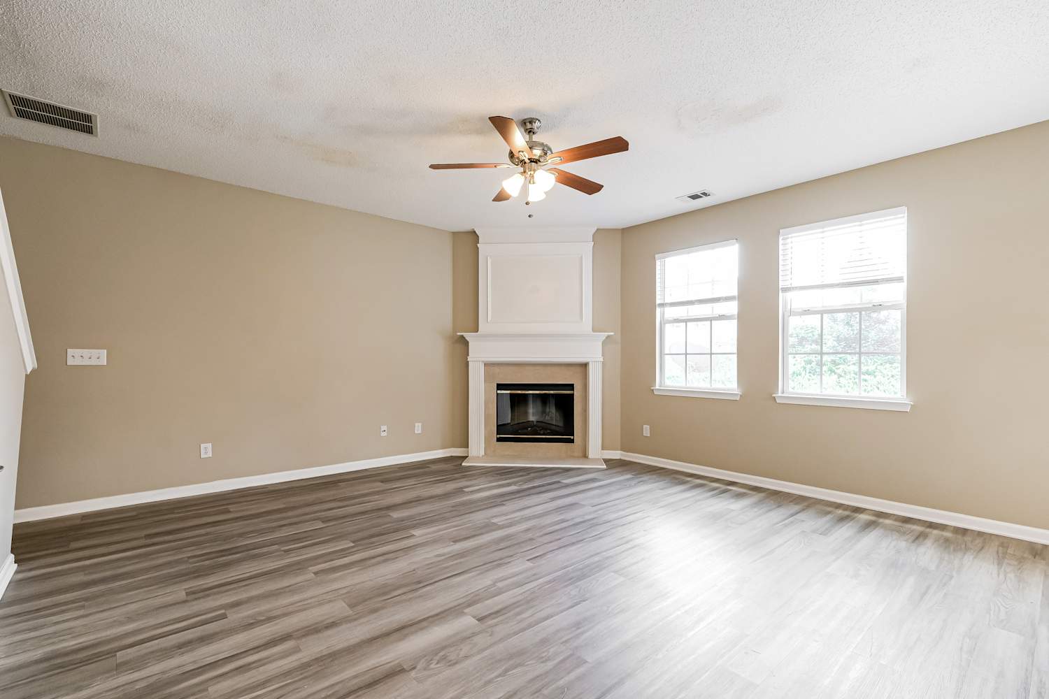 407 Windstone Trl photo 5