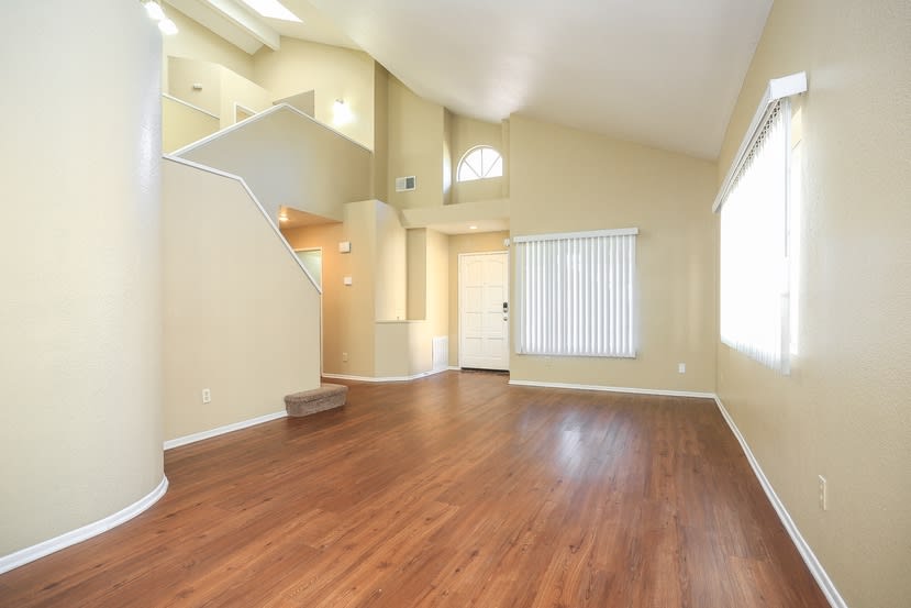 10349 Beryl Ave photo 2
