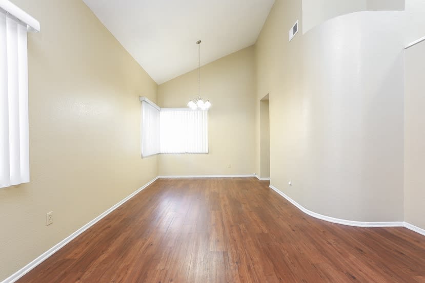 10349 Beryl Ave photo 4