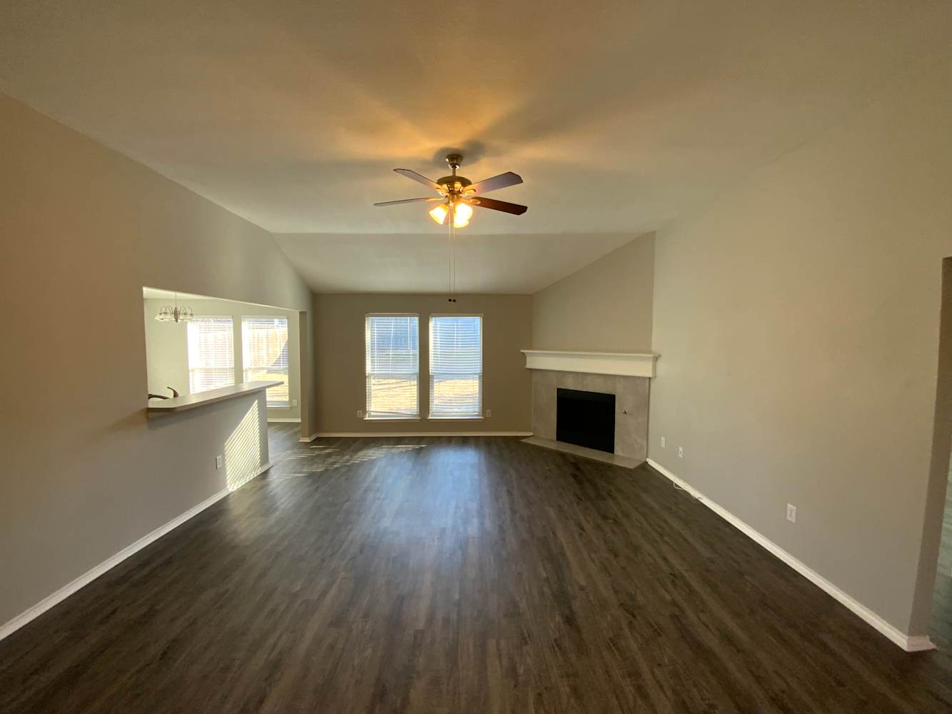 408 Hidden Ridge Dr photo 3