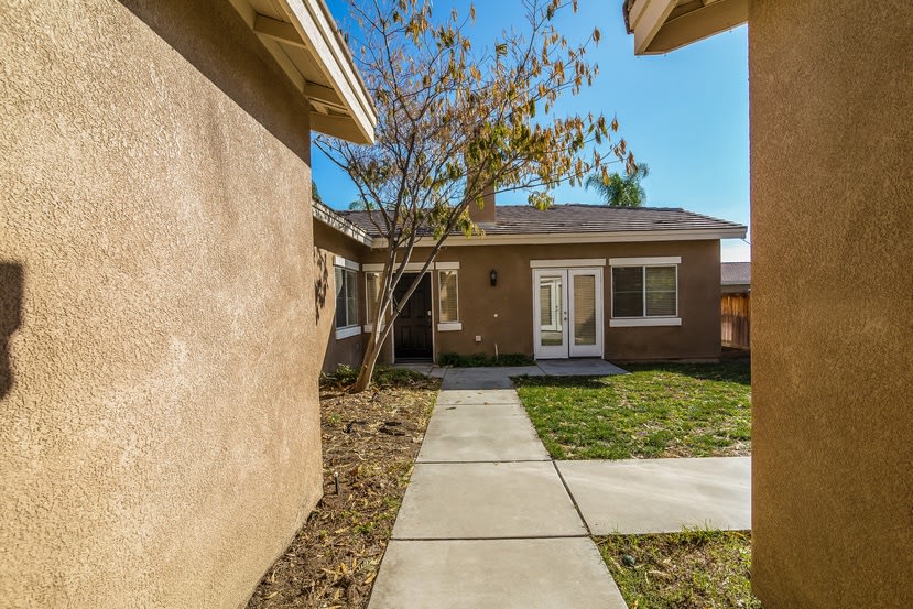 7833 Calle del Rio St photo 5