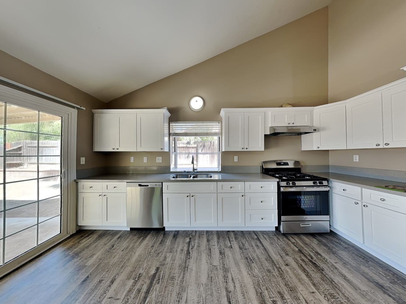 12159 Odessa Dr photo 4