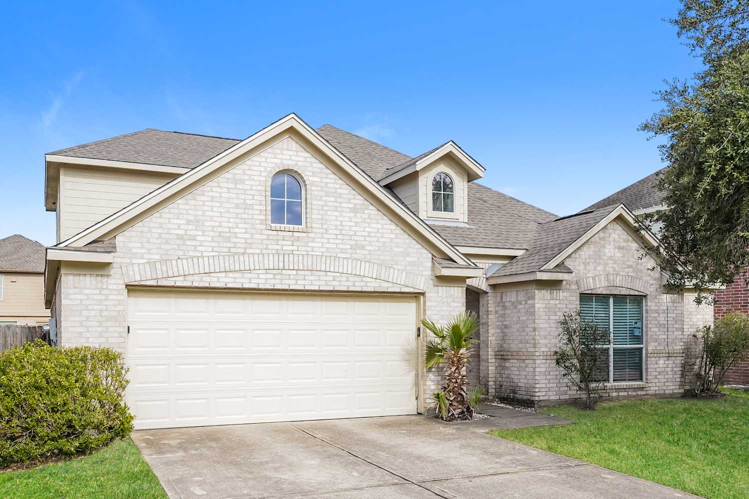 4119 Blue Forest Dr photo 2