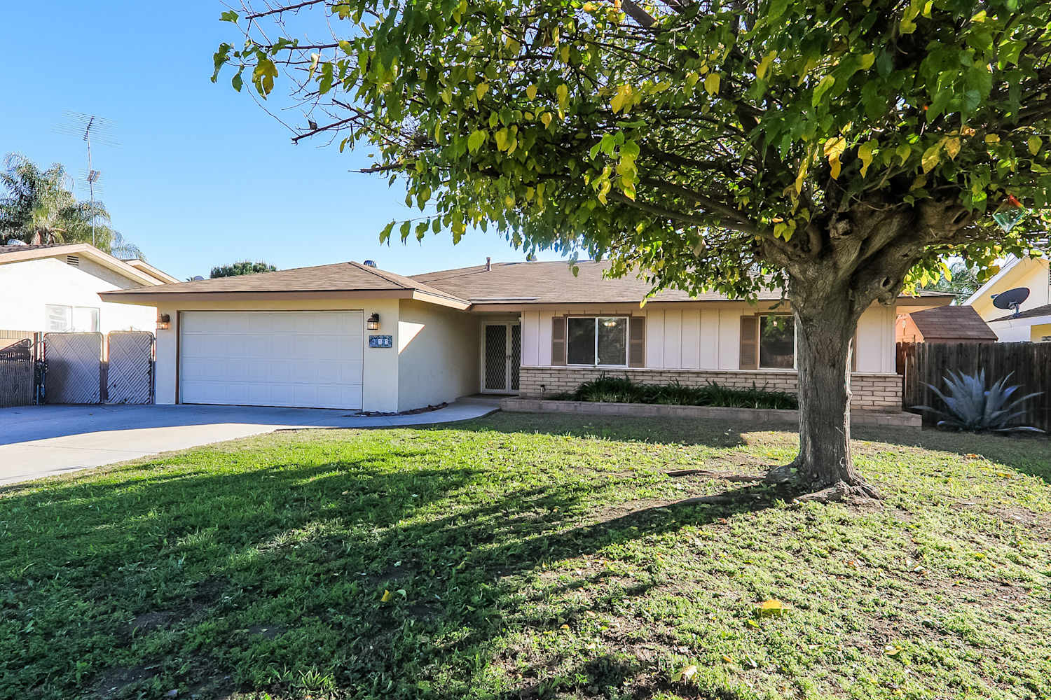 41797 Royal Palm Dr photo 2