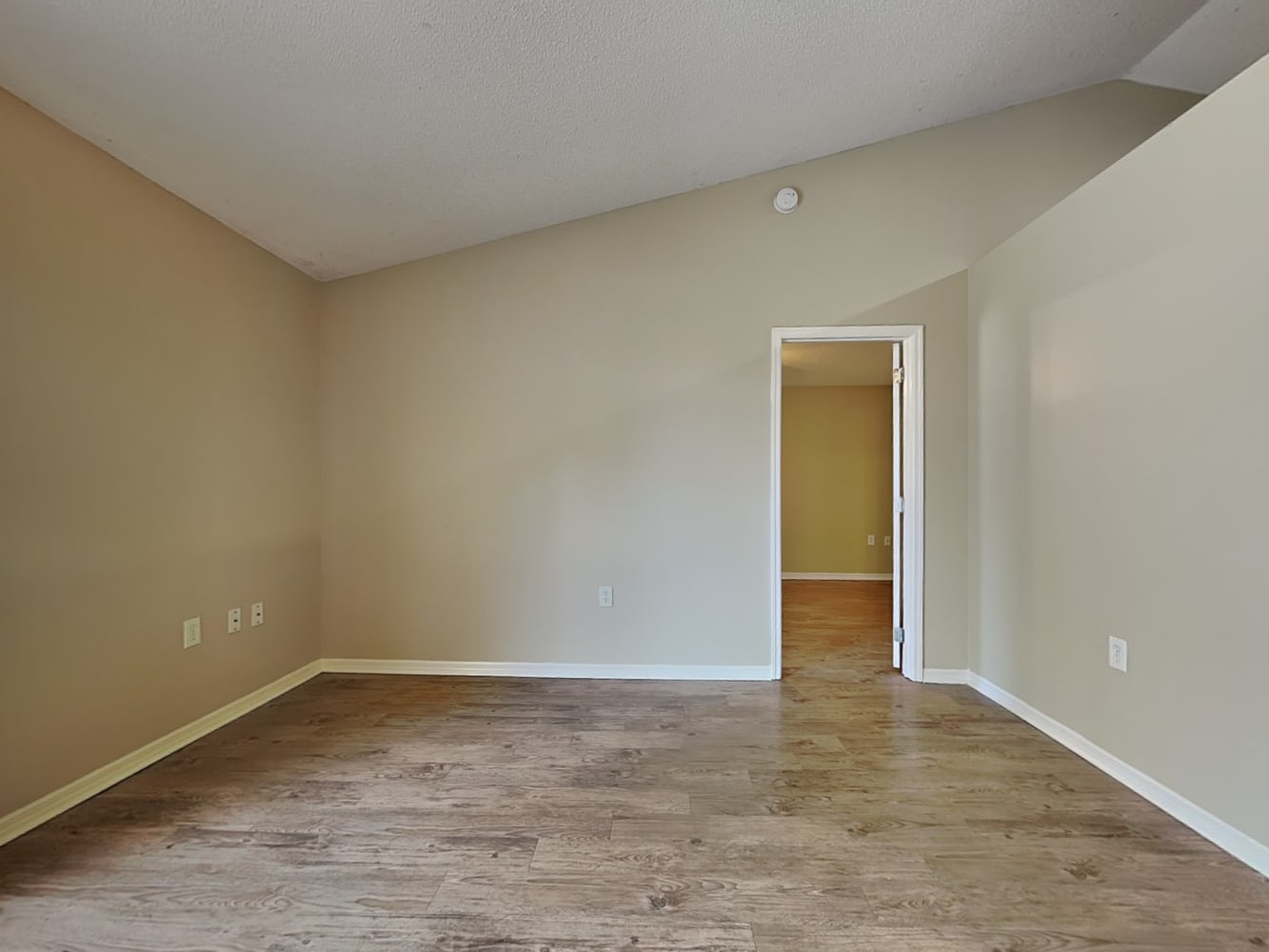 4222 Shades Crest Ln photo 5