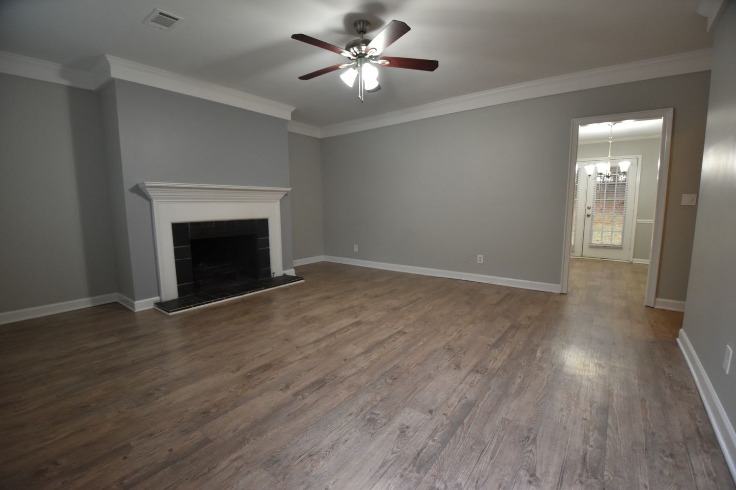 423 Willow Ct SE photo 3