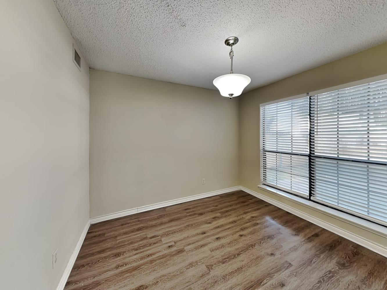 4317 Saugus Dr photo 5