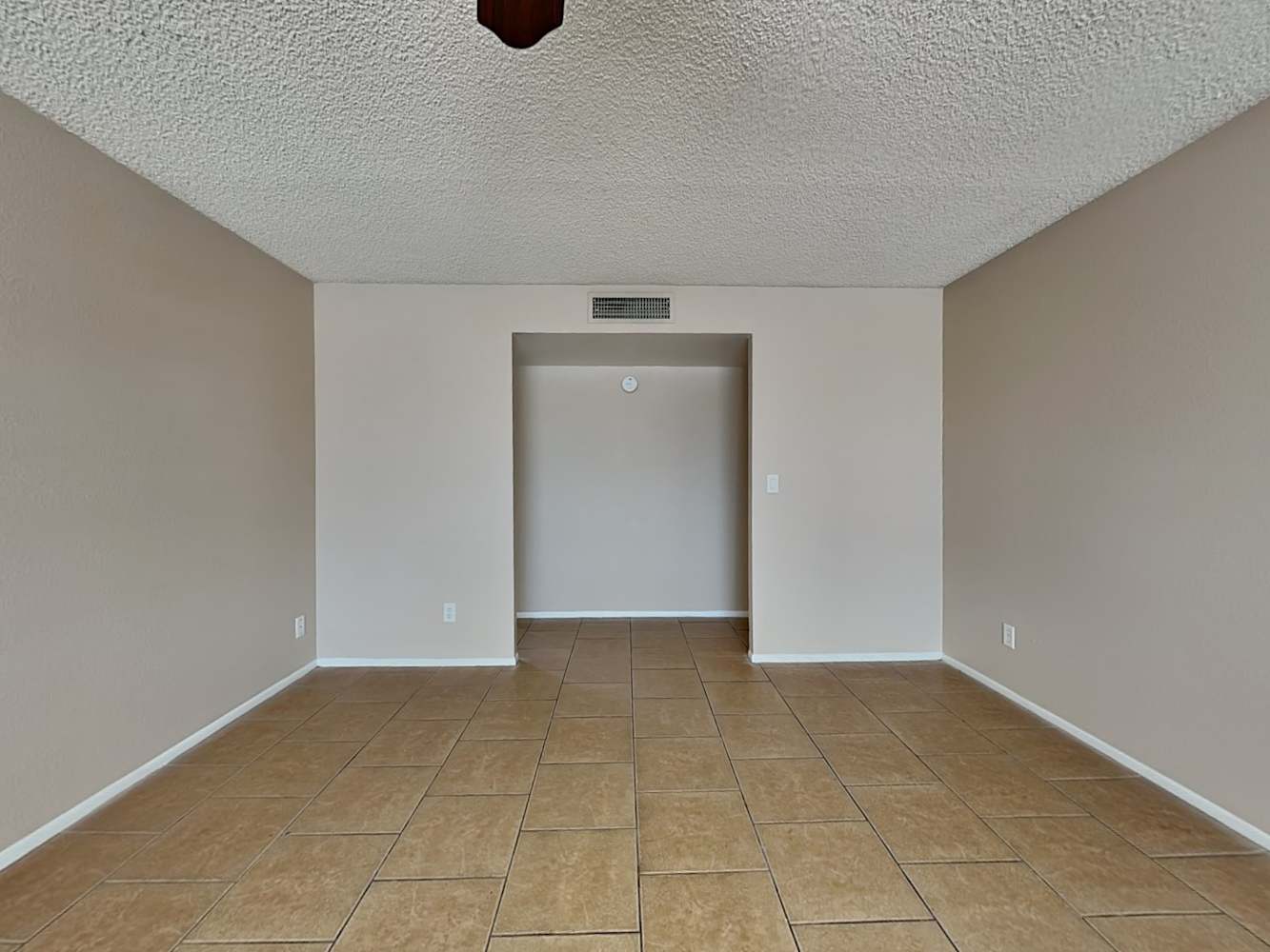 4438 W Mercer Ln photo 4