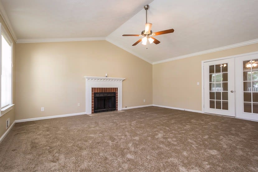 449 Tower Pl photo 4