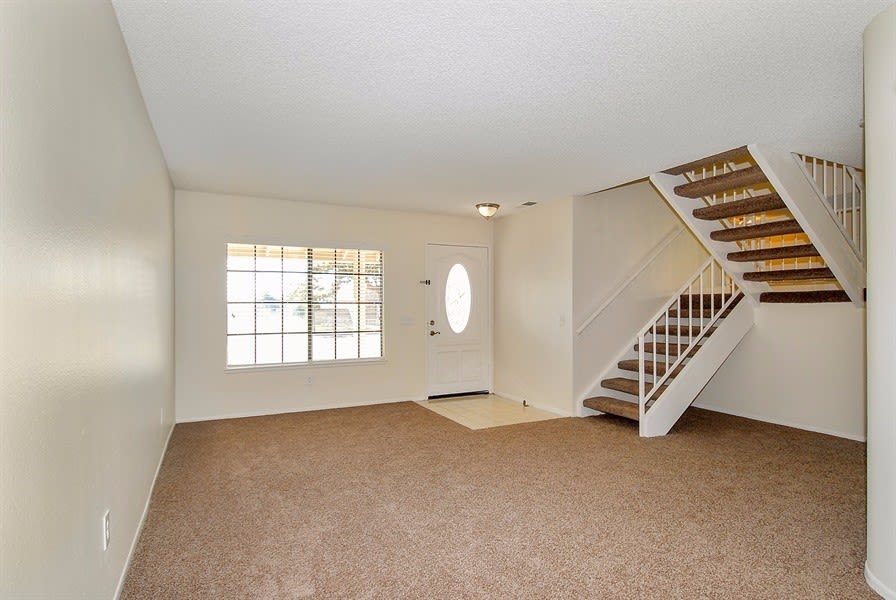 15940 Miller Ave photo 5