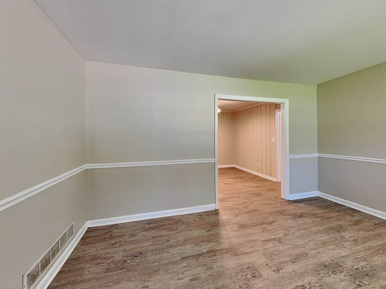 4555 Wesley Dr photo 3