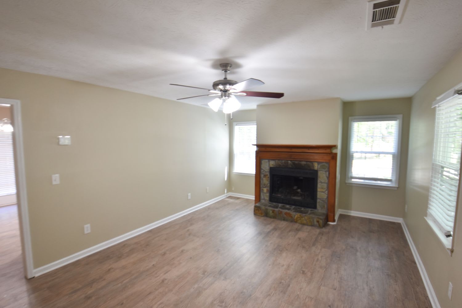 45 Gales Way photo 2
