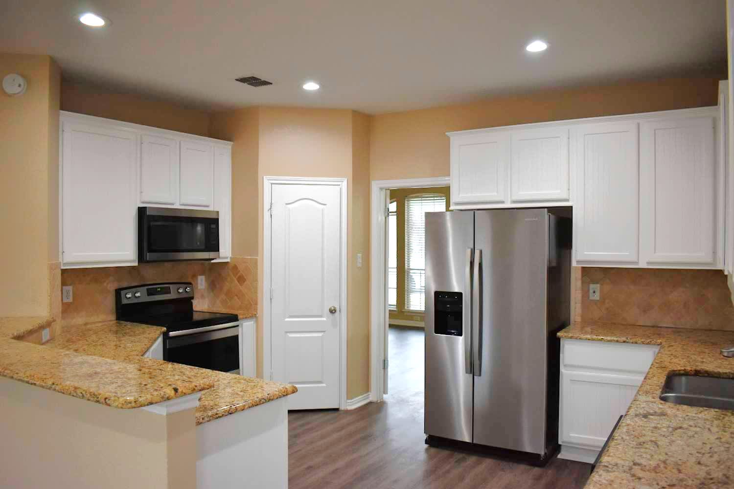 4634 Lincolnshire Dr photo 4