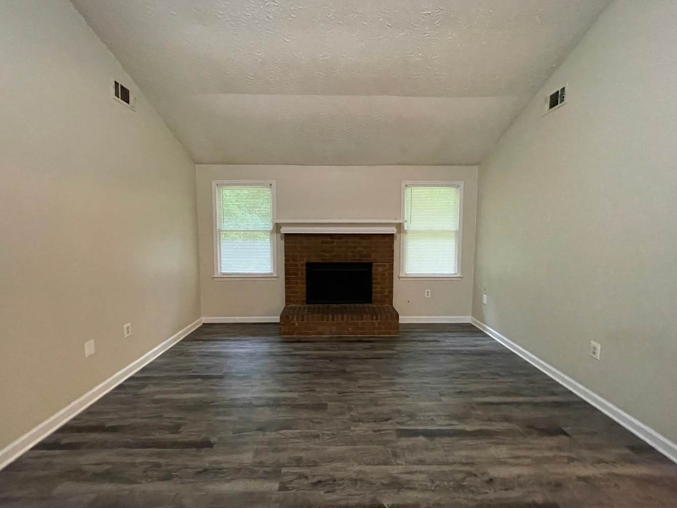 4793 Cedar Lake Dr SE photo 5
