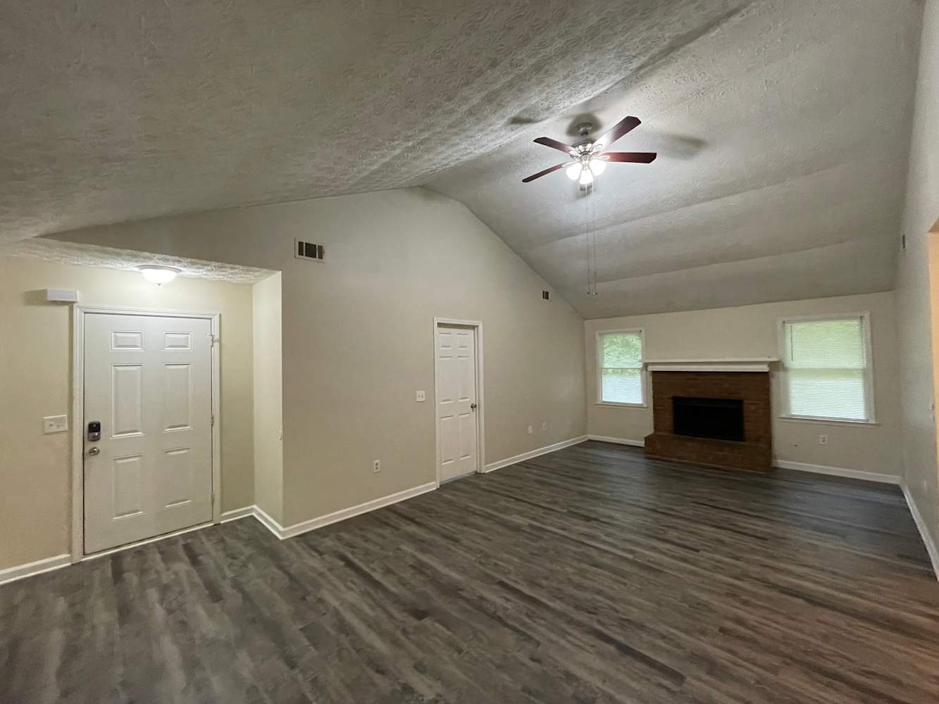 4793 Cedar Lake Dr SE photo 4