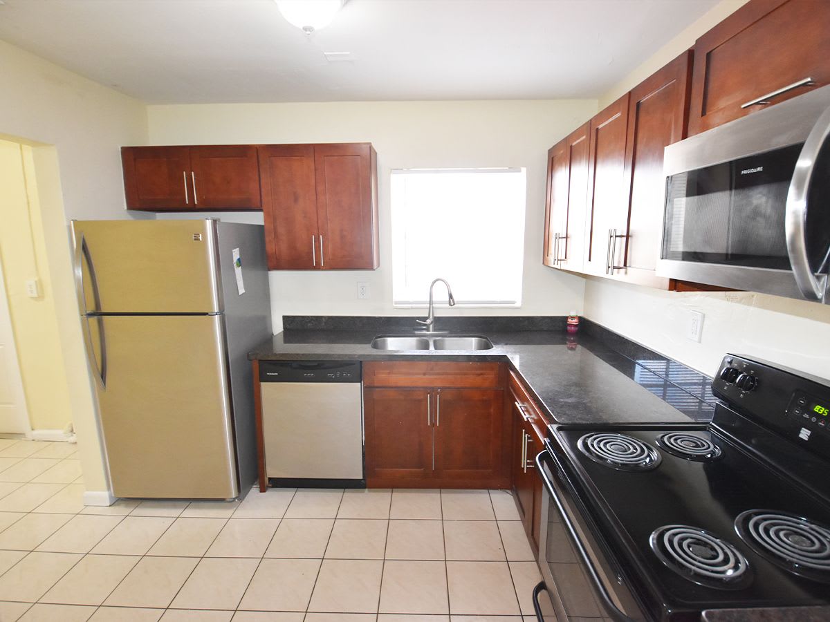 4825 NW 189th Ter photo 3