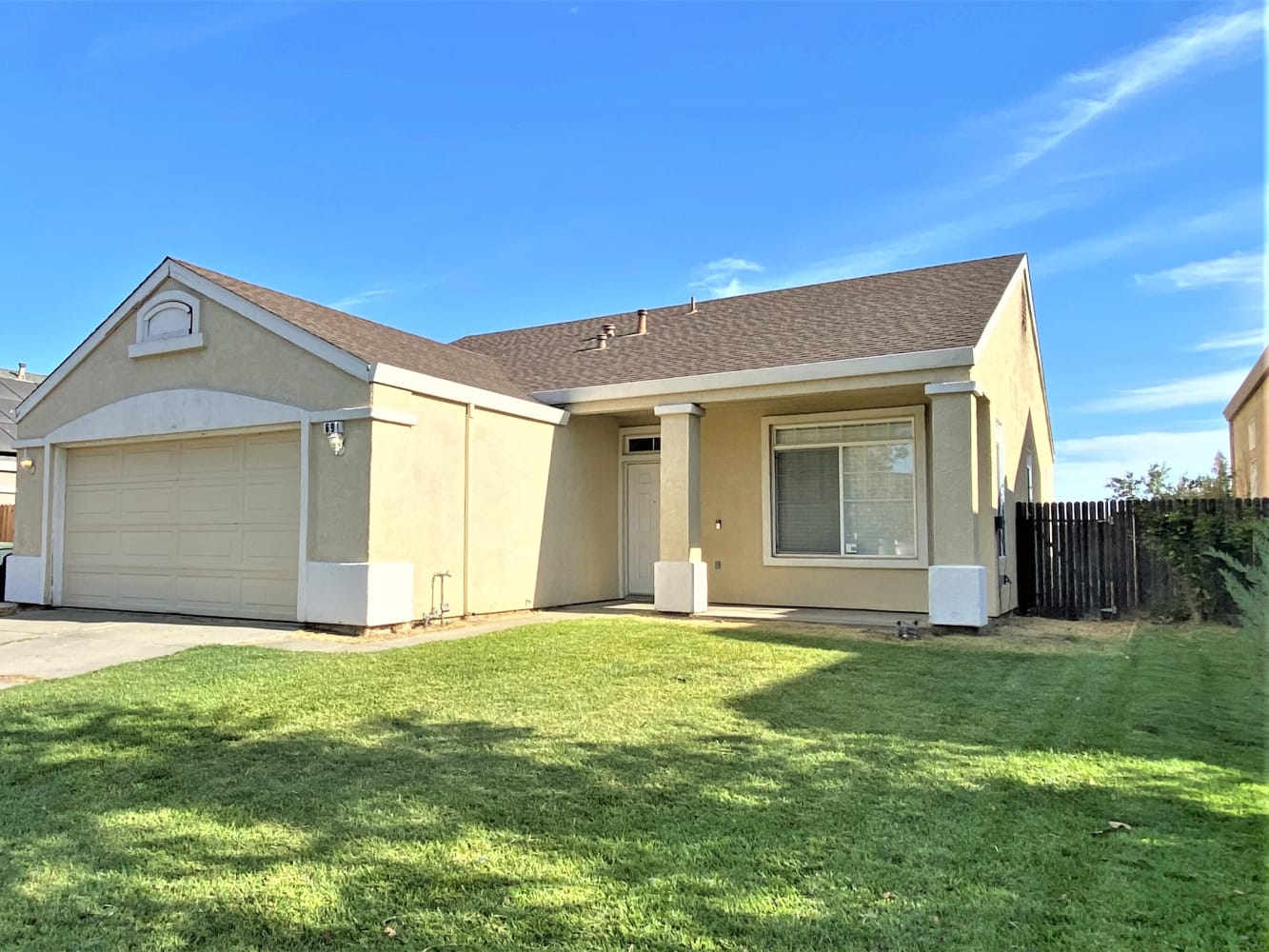 690 Rubier Way photo 2