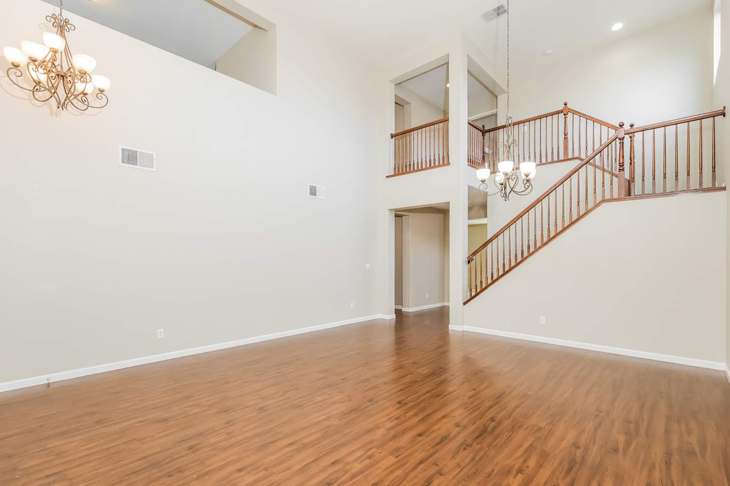 1097 Ashford Ln photo 4