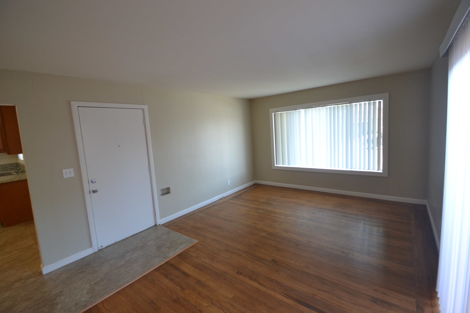 301 Dimaggio Ave photo 2